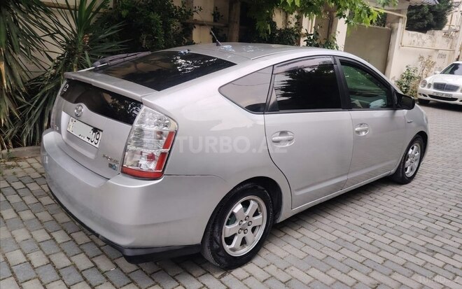 Toyota Prius-4