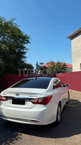 Hyundai Sonata-5