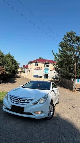 Hyundai Sonata-1