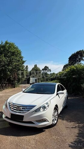 Hyundai Sonata-2