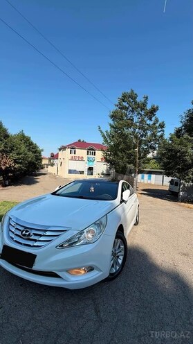 Hyundai Sonata-4
