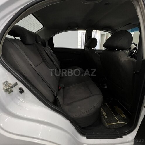 Chevrolet Aveo-11