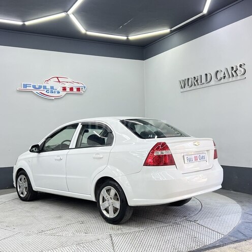 Chevrolet Aveo-5