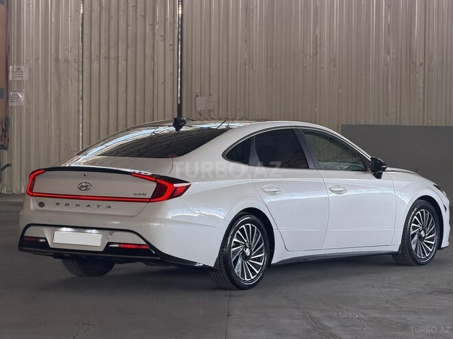 Hyundai Sonata-4