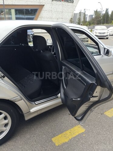 Mercedes C 200-13