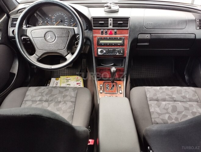 Mercedes C 200-8