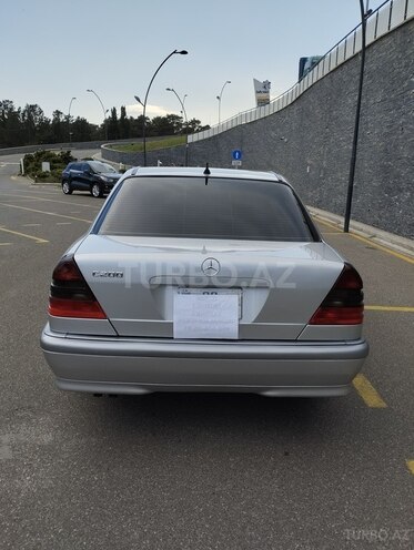 Mercedes C 200-7