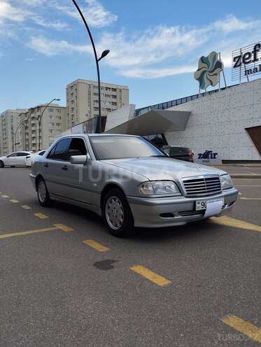 Mercedes C 200-3