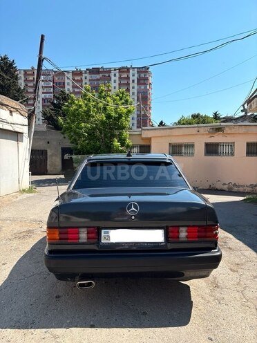 Mercedes 190-2