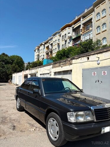 Mercedes 190-5