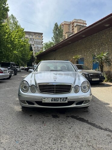 Mercedes E 320-3