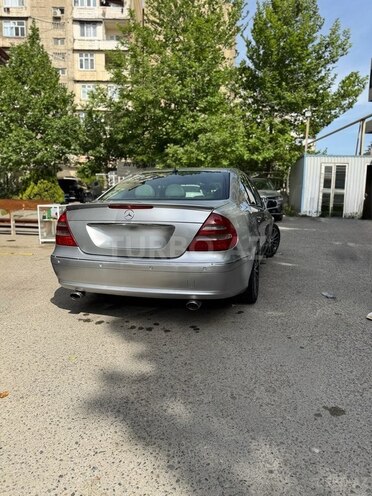 Mercedes E 320-4
