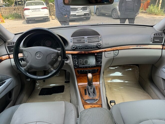 Mercedes E 320-8