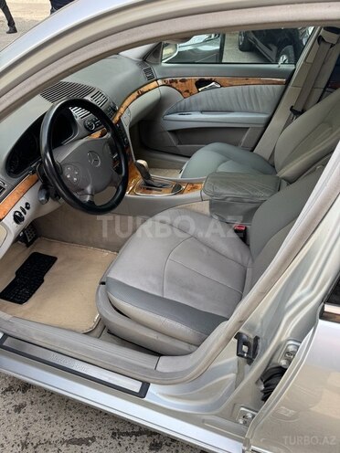 Mercedes E 320-13