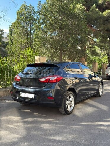 Chevrolet Cruze-11
