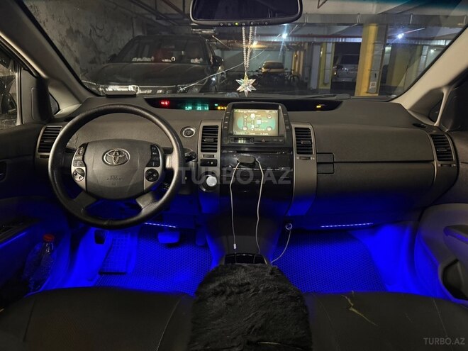 Toyota Prius-5