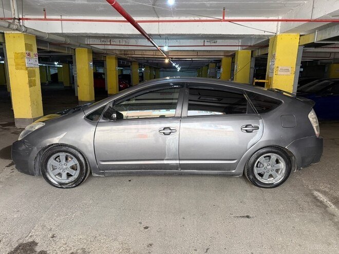 Toyota Prius-3