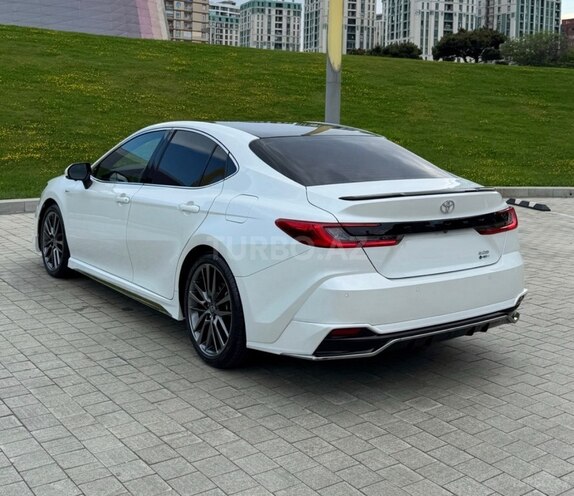 Toyota Camry-5