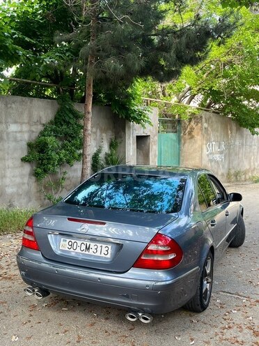 Mercedes E 240-5