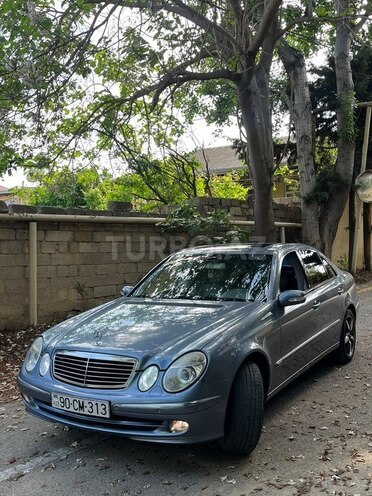 Mercedes E 240-2