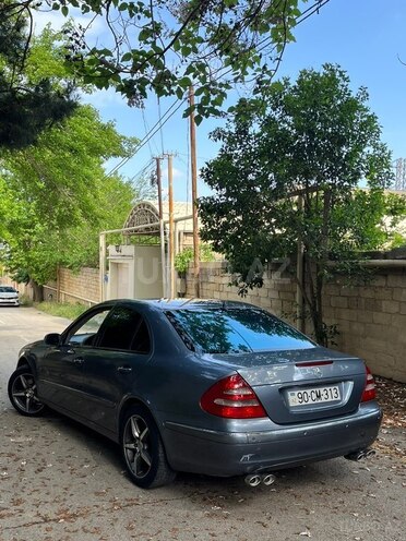 Mercedes E 240-4