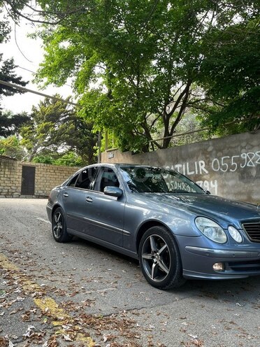 Mercedes E 240-8