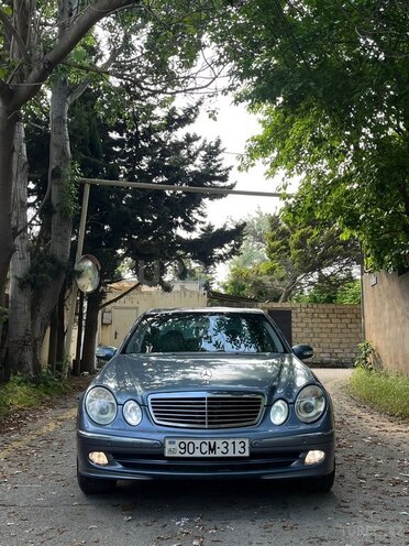 Mercedes E 240-3