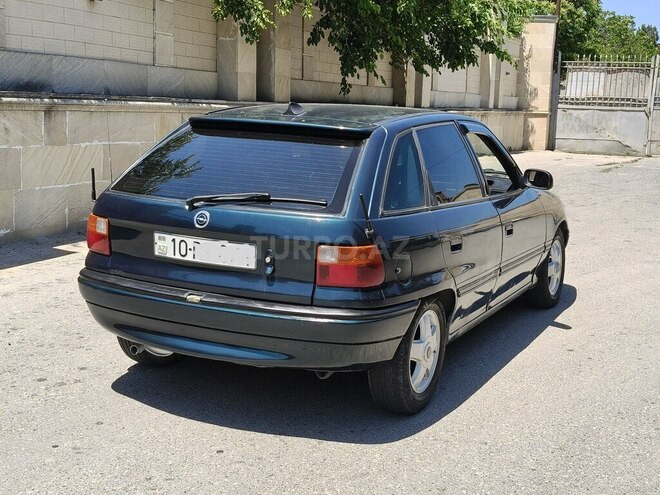 Opel Astra-2