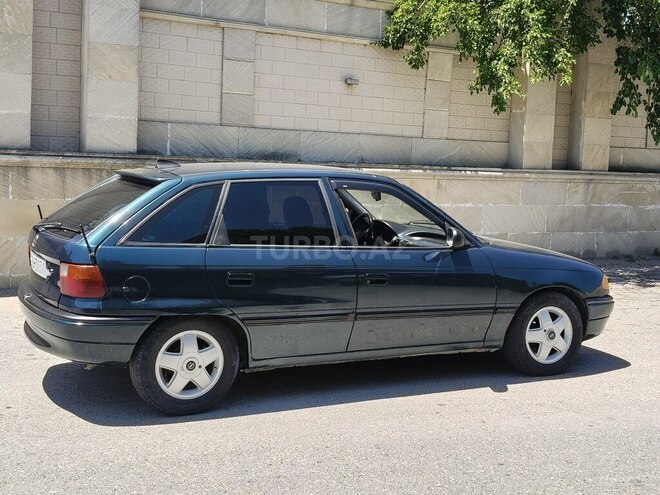 Opel Astra-3