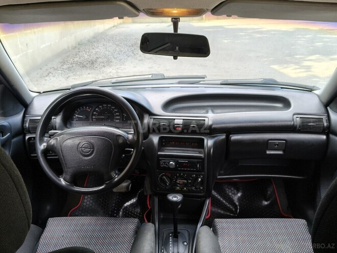 Opel Astra-11