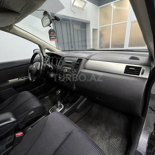 Nissan Tiida-9