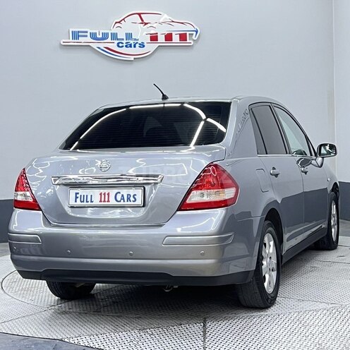 Nissan Tiida-7