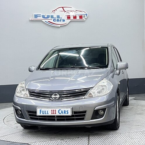Nissan Tiida-6