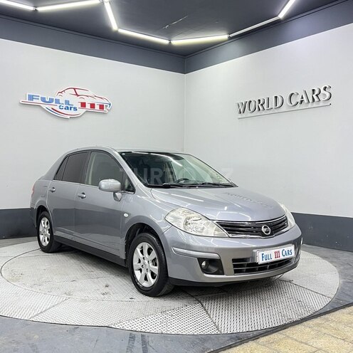 Nissan Tiida-5
