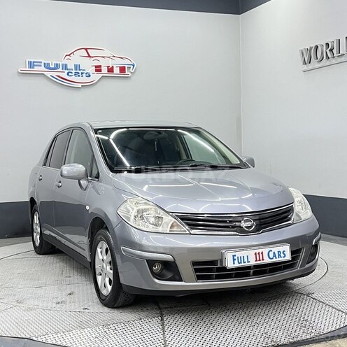 Nissan Tiida-4