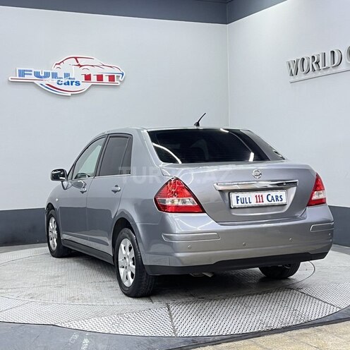 Nissan Tiida-2