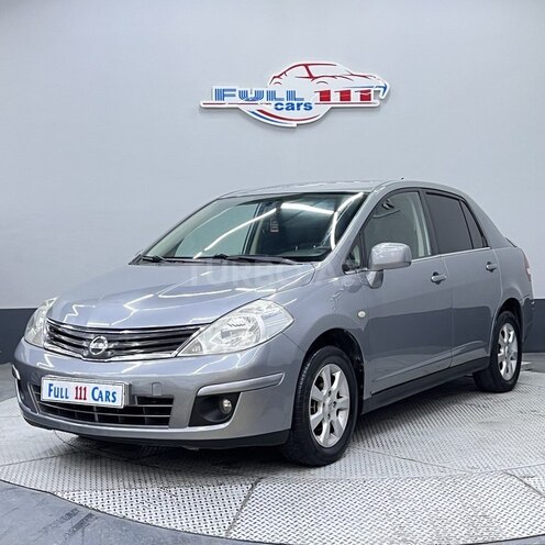 Nissan Tiida-1