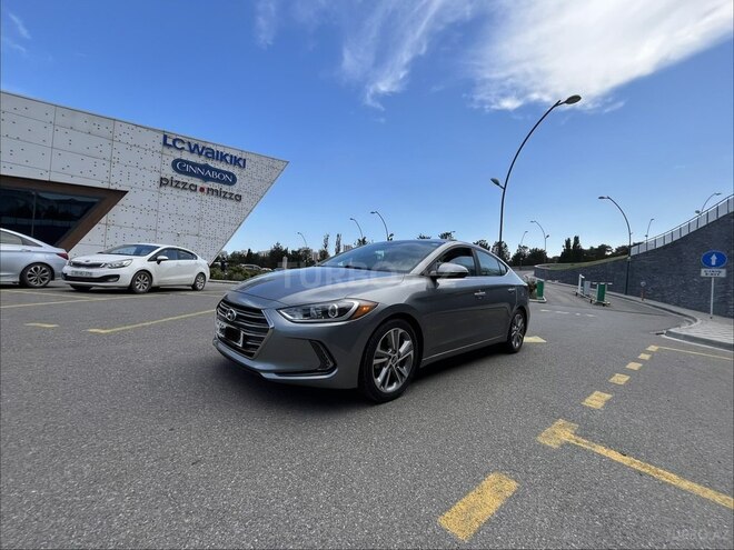Hyundai Elantra-6