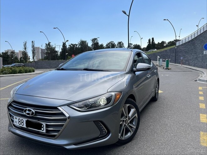 Hyundai Elantra-17