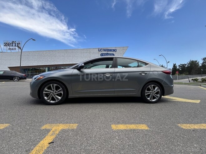 Hyundai Elantra-5