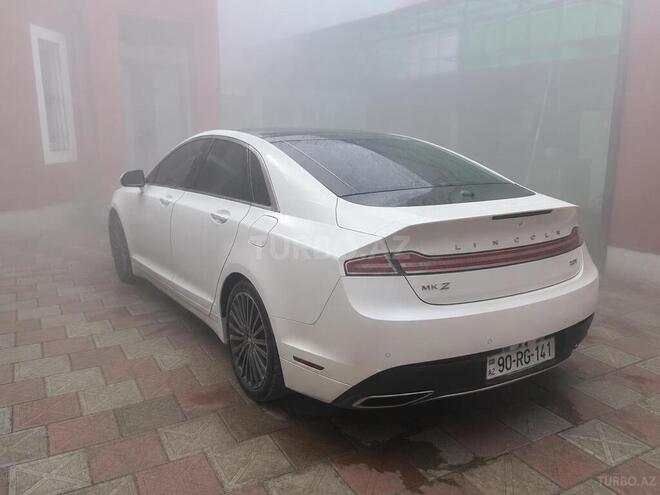 Lincoln MKZ-4