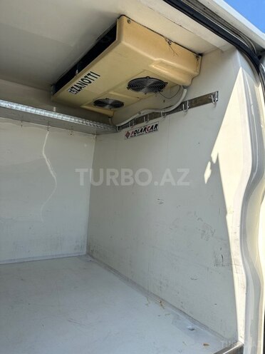 Ford Transit-10