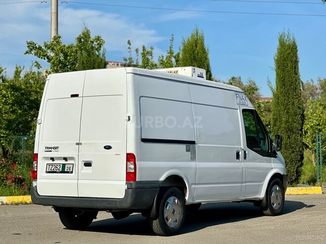 Ford Transit-6