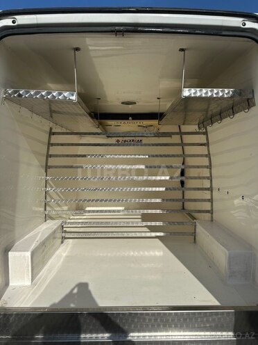 Ford Transit-13