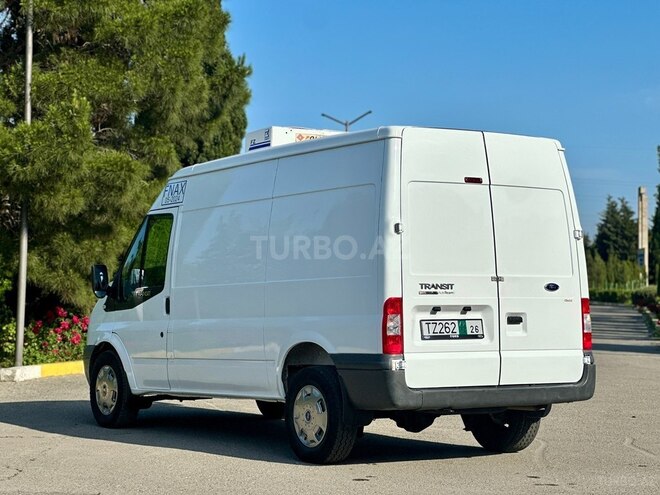 Ford Transit-5