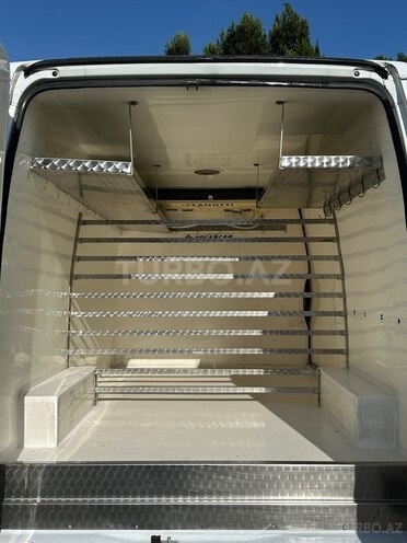 Ford Transit-11