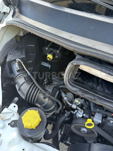 Ford Transit-16