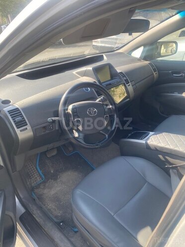 Toyota Prius-8