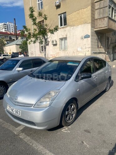 Toyota Prius-3
