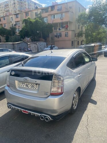 Toyota Prius-5